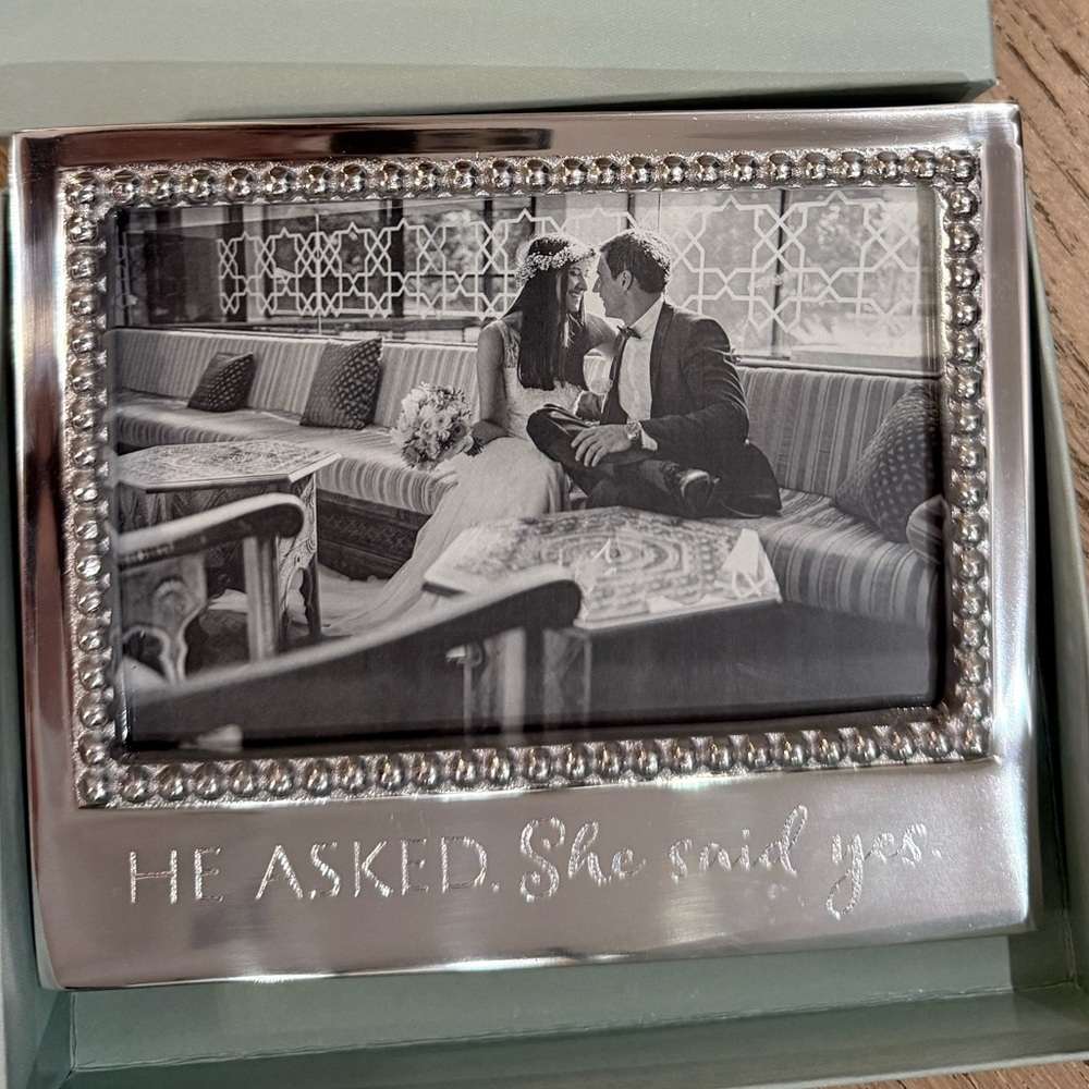 Brand New Mariposa Engagement Picture Framre